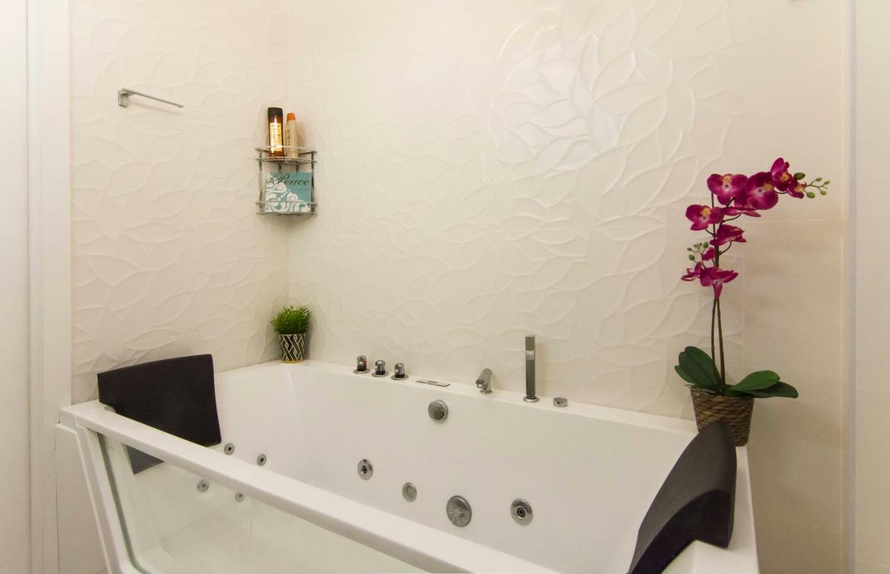Sol Luxury Suites Madrid Ngoại thất bức ảnh