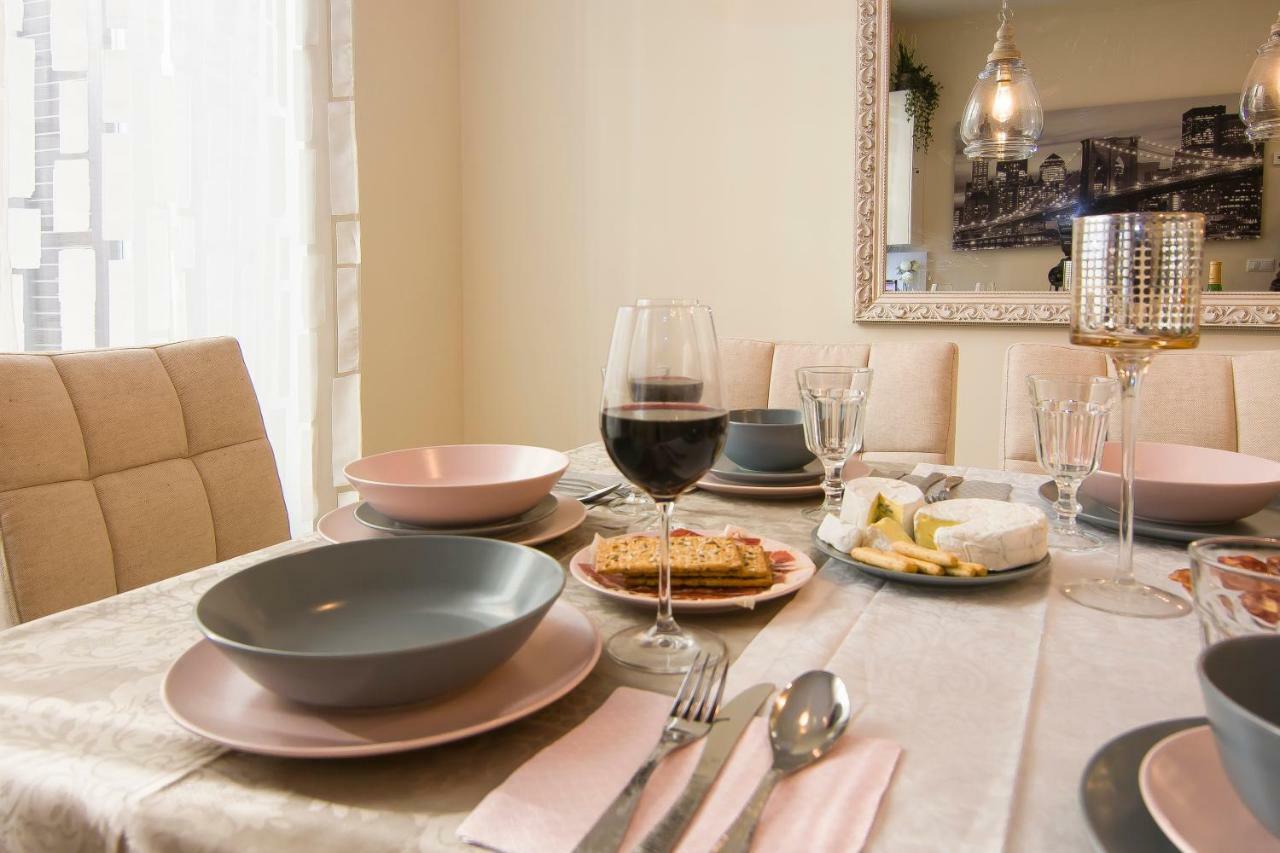 Sol Luxury Suites Madrid Ngoại thất bức ảnh