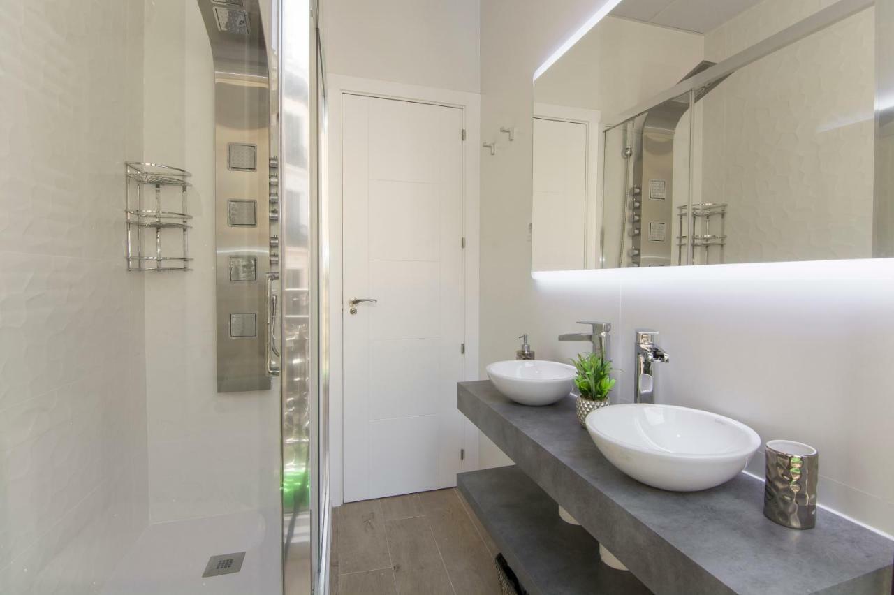 Sol Luxury Suites Madrid Ngoại thất bức ảnh