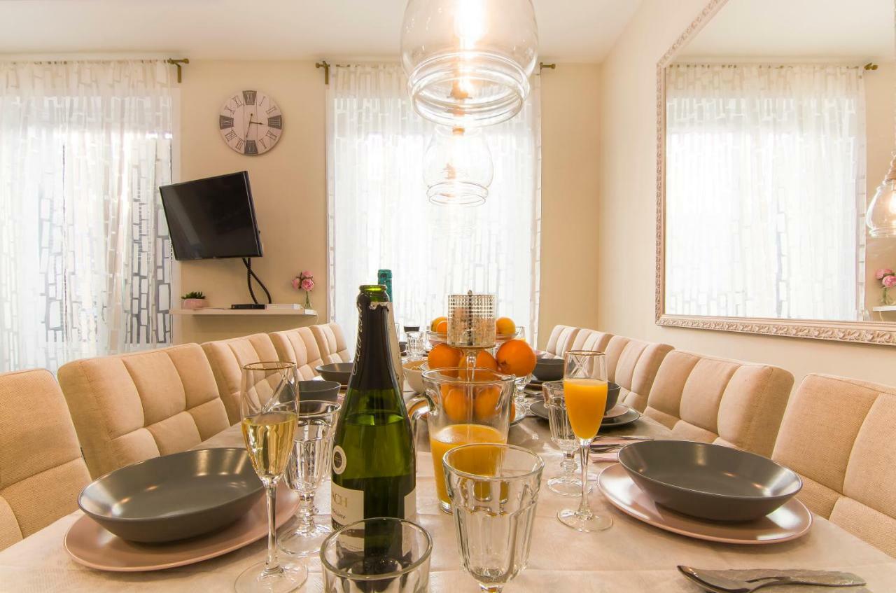 Sol Luxury Suites Madrid Ngoại thất bức ảnh