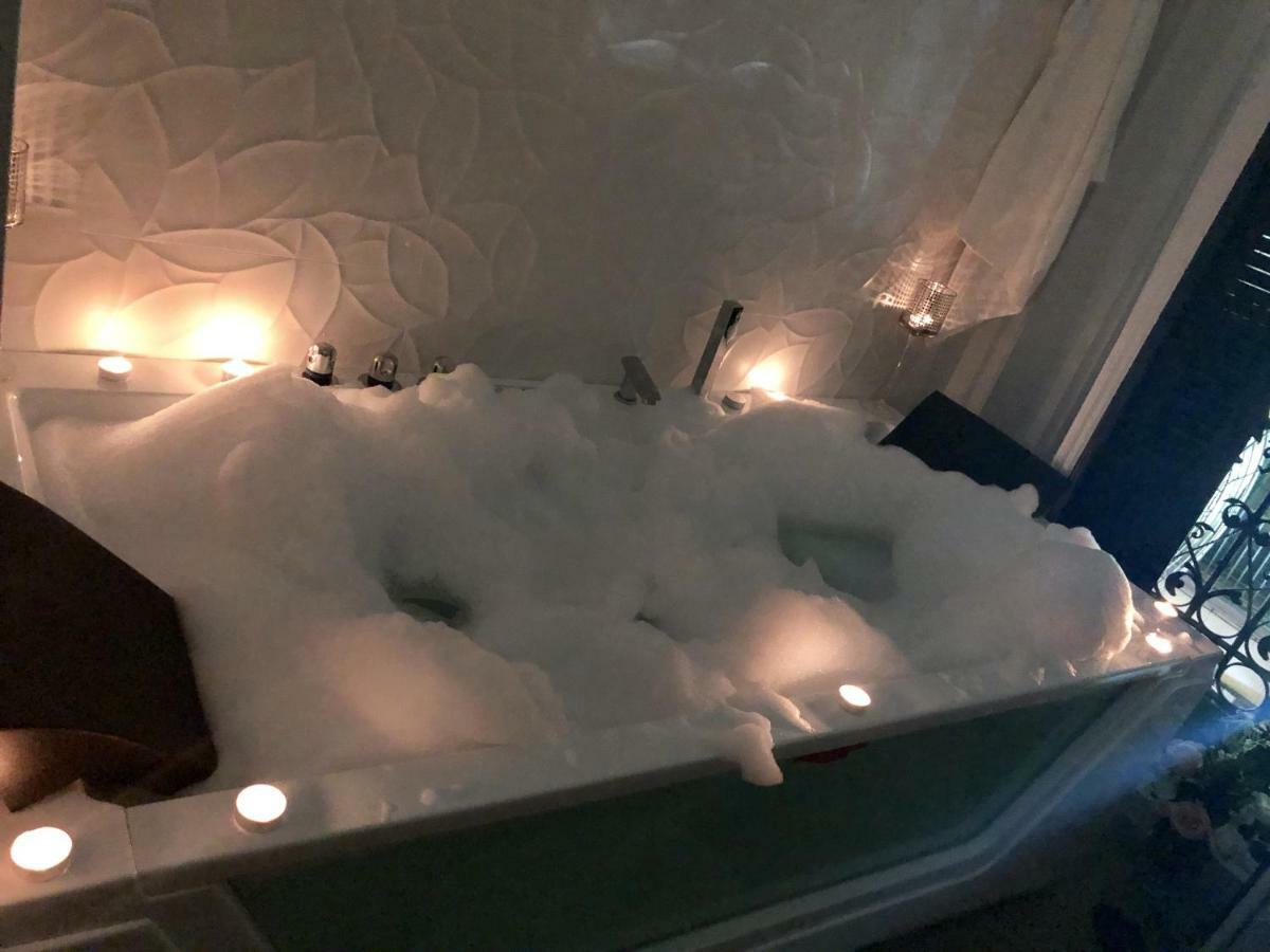 Sol Luxury Suites Madrid Ngoại thất bức ảnh